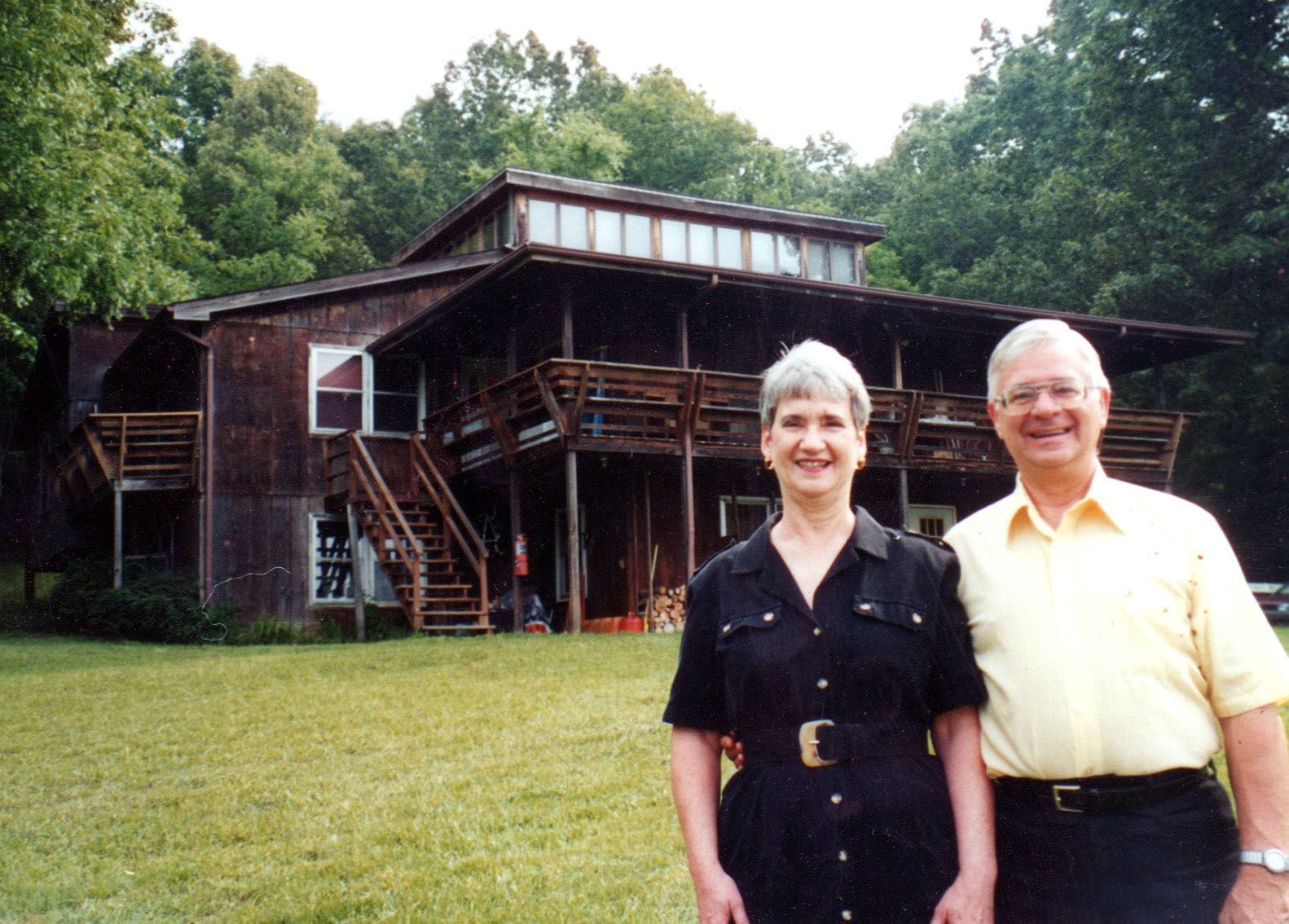 Dr David and Lee Stewart CAREs Founders 0004 6045ce9a